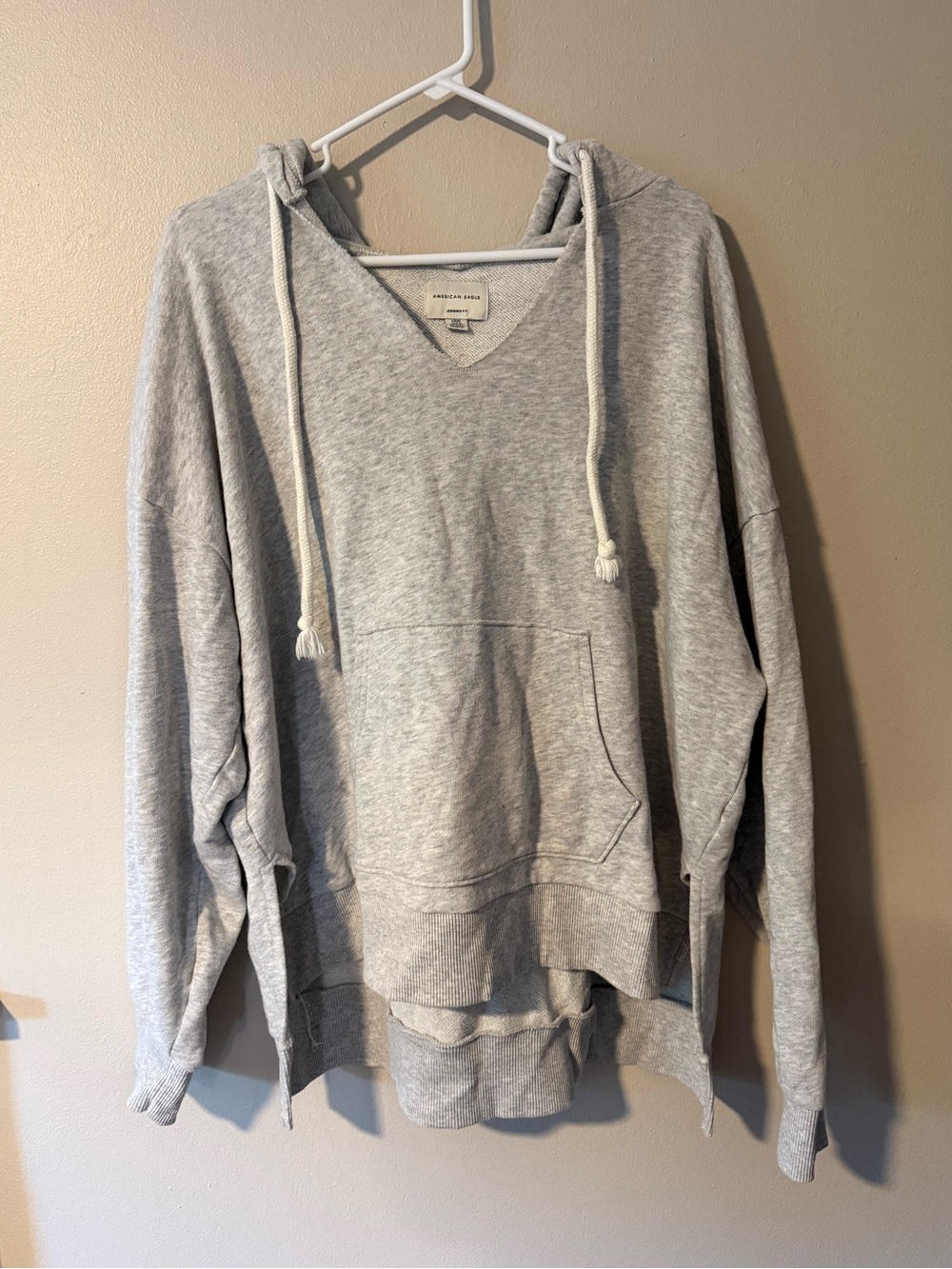 American Eagle Outfitters Light Gray V‑Neck Hoodie Sweatshirt